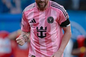 亚博-梅西迎来十赛季高光表现，DWG球迷沸腾！的简单介绍